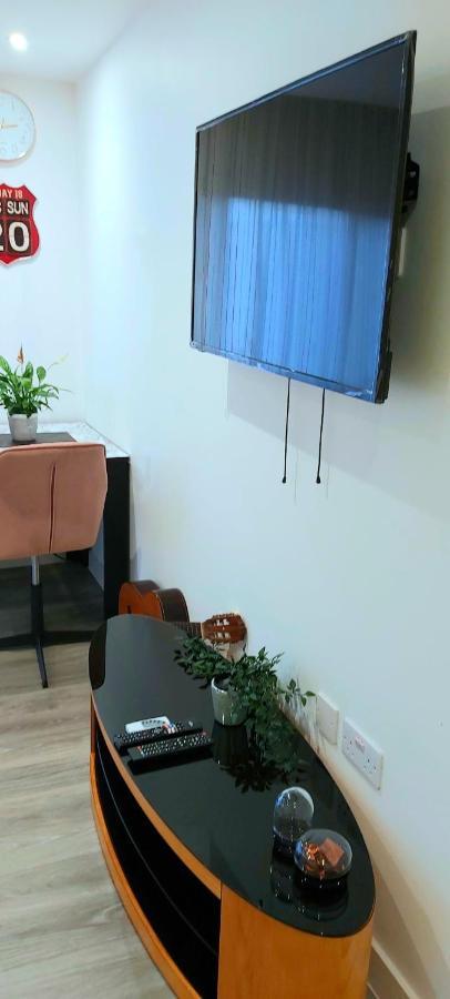 Great Studio Apartments - Netflix, Wifi, Digital Tv شيفيلد المظهر الخارجي الصورة