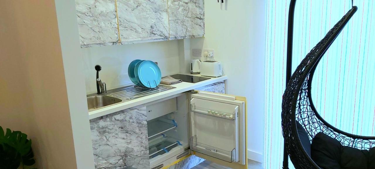 Great Studio Apartments - Netflix, Wifi, Digital Tv شيفيلد المظهر الخارجي الصورة
