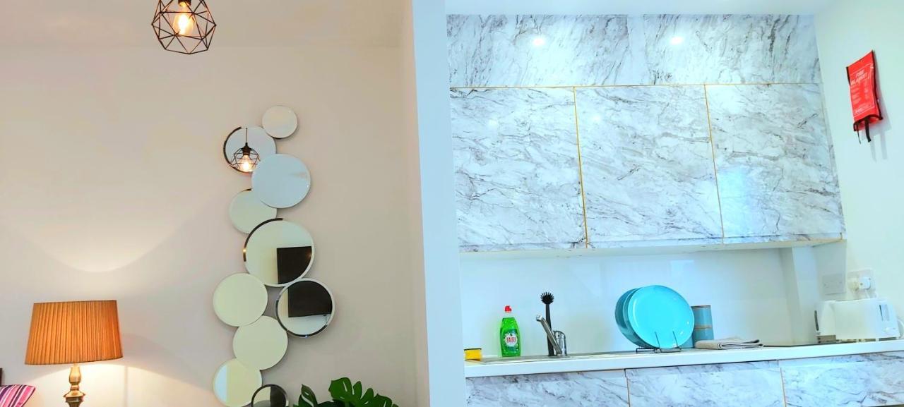 Great Studio Apartments - Netflix, Wifi, Digital Tv شيفيلد المظهر الخارجي الصورة